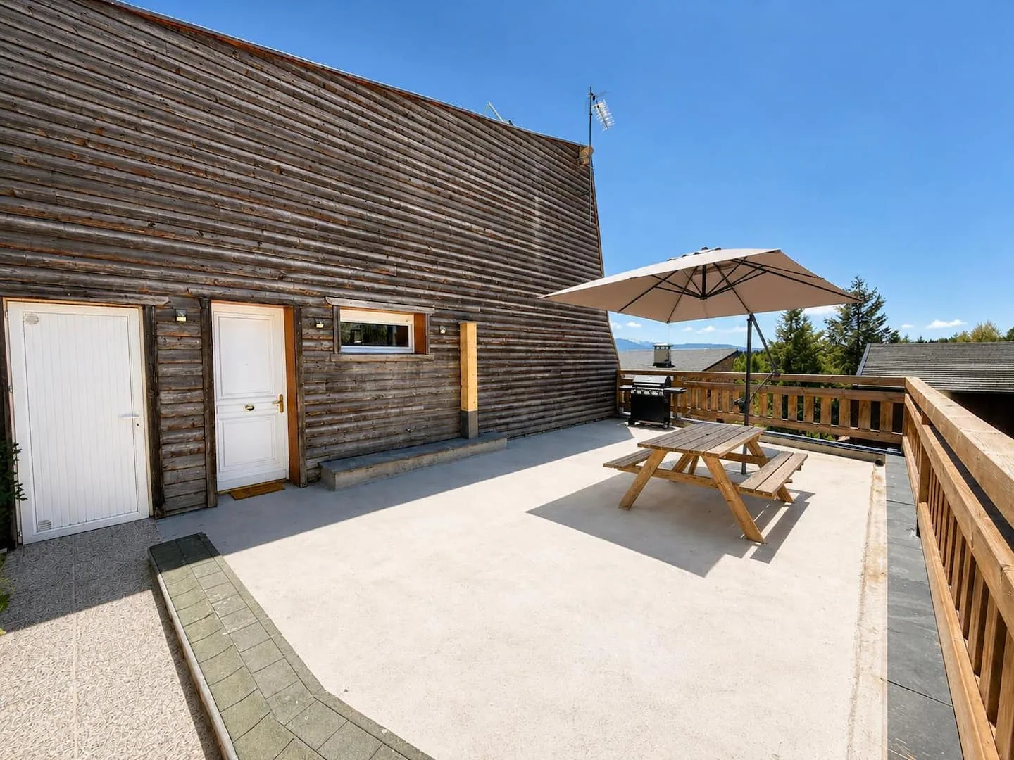 Main view of Grand Chalet Isard Pyrénées 2000
